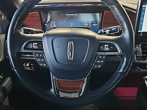 Used 2023 Lincoln Navigator Reserve image 38