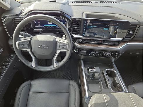 Used 2025 Chevrolet Silverado 1500 LT Trail Boss w/ Convenience Package II image 17