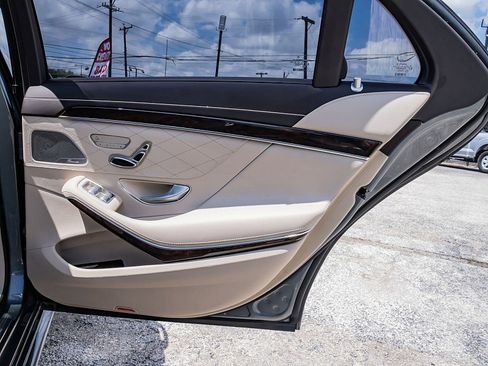 Used 2018 Mercedes-Benz S 560 Sedan image 13