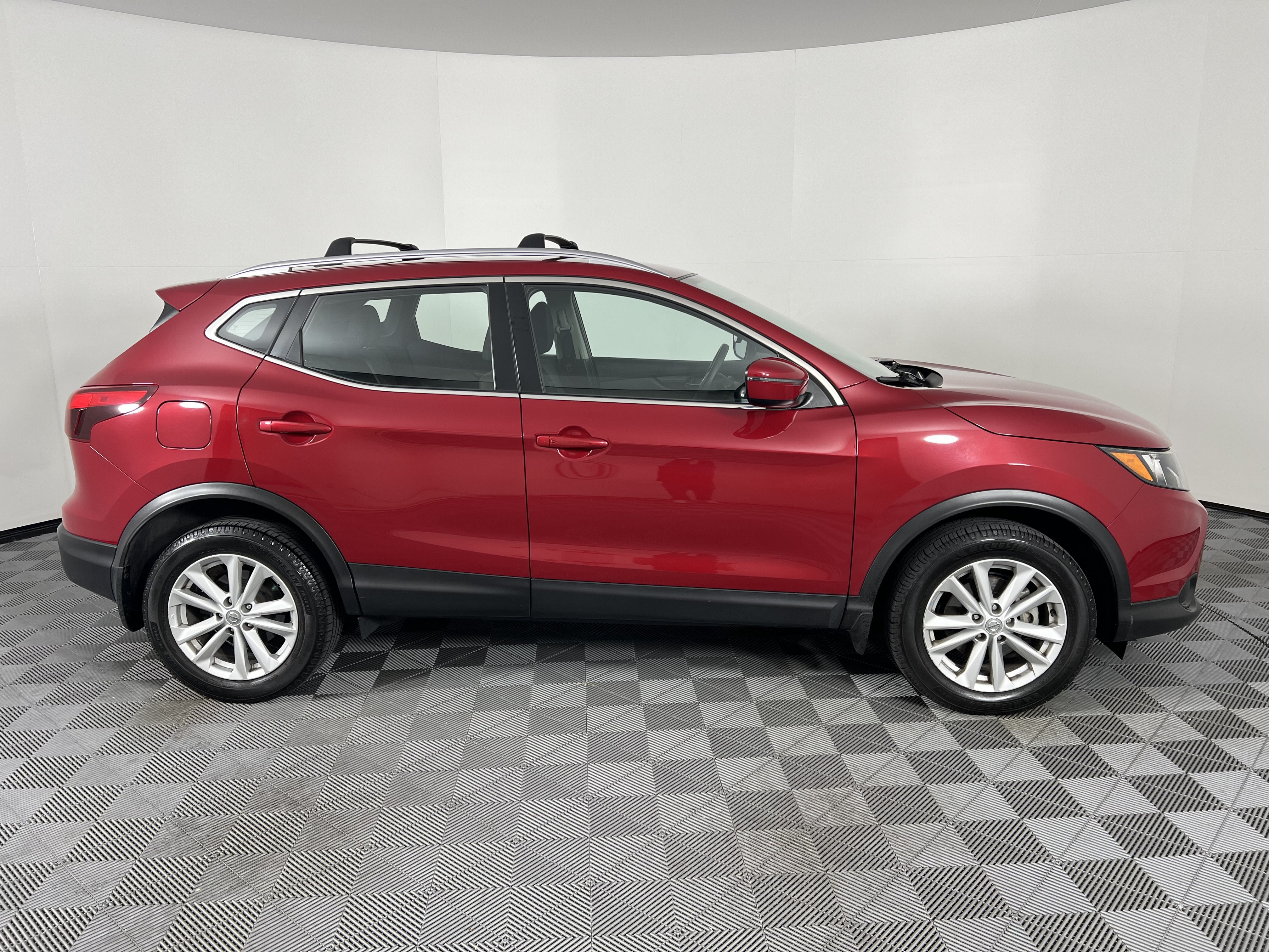 Used 2018 Nissan Rogue Sport SV AWD/4WD image 14