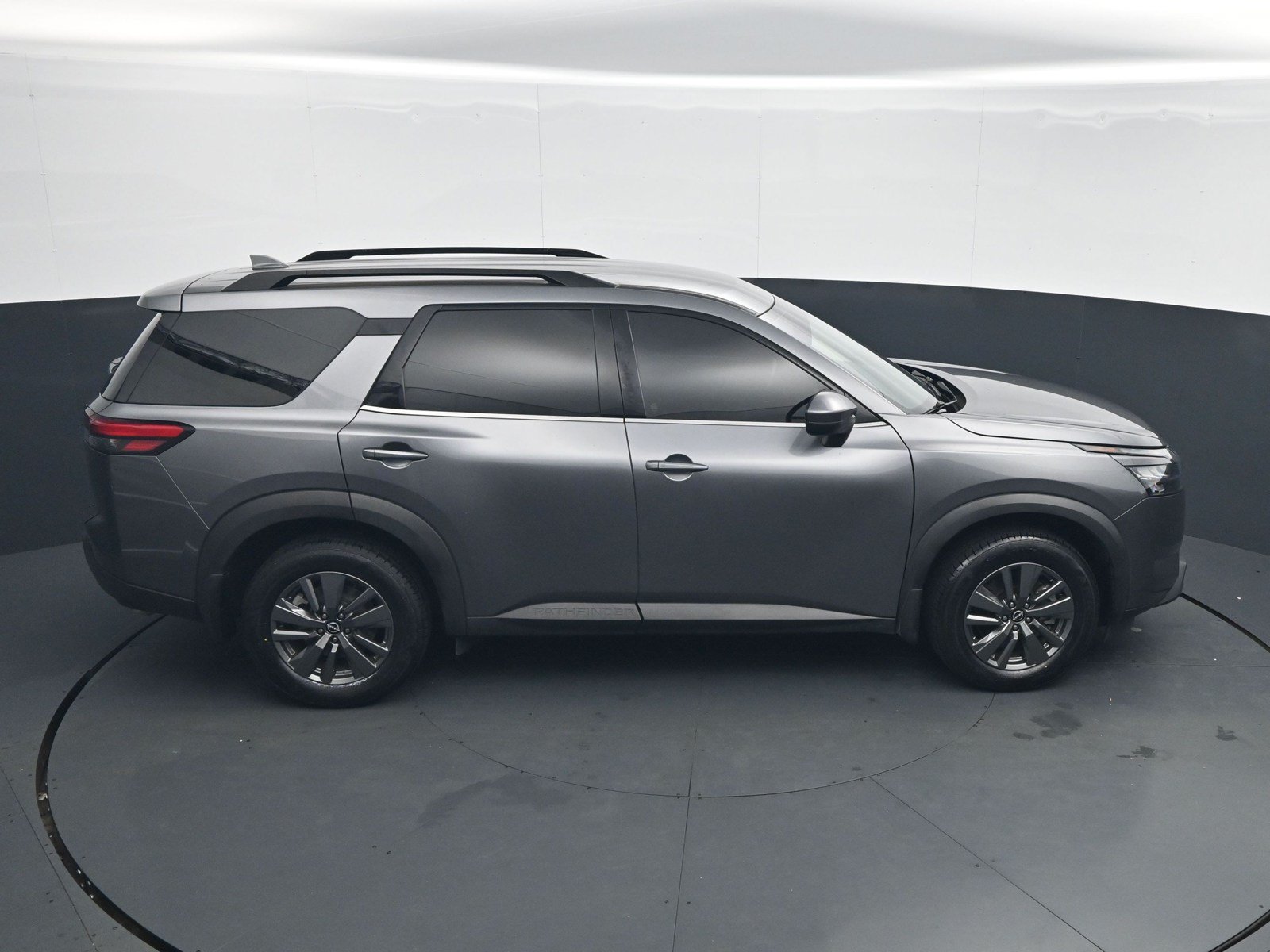 Used 2024 Nissan Pathfinder SV FWD image 46