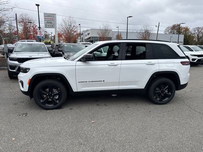 New 2025 Jeep Grand Cherokee Limited w/ Black Appearance Package