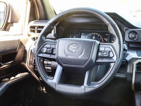 Certified 2025 Toyota Tacoma SR5 image 18