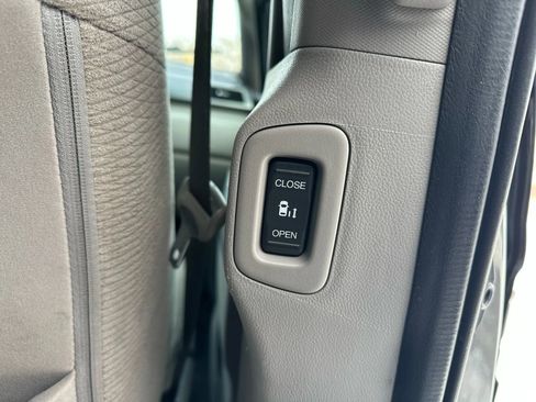 Used 2011 Honda Odyssey EX image 35