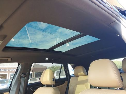 Used 2024 Volkswagen Atlas Cross Sport SEL R-Line image 32