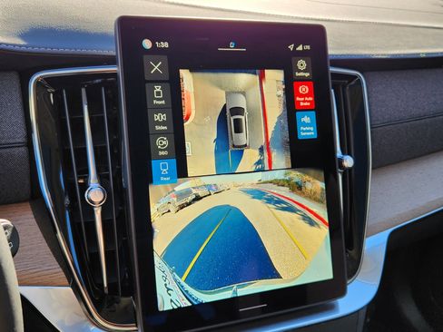 New 2026 Volvo XC90 B5 Plus w/ Protection Package image 11