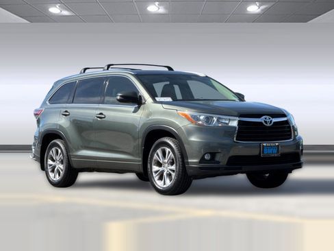 Used 2015 Toyota Highlander XLE image 6