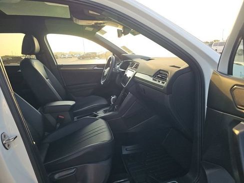 Used 2022 Volkswagen Tiguan SE R-Line FWD image 8