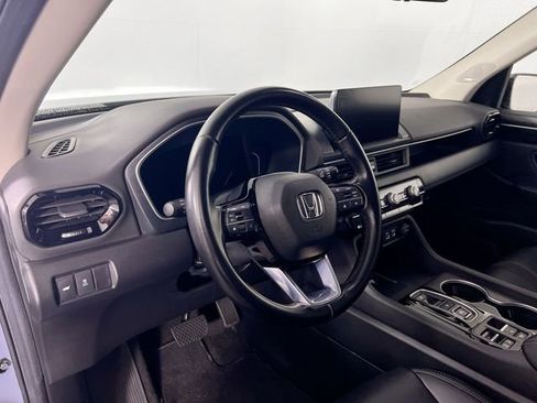 Used 2024 Honda Pilot Touring image 12