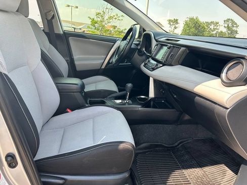 Used 2018 Toyota RAV4 XLE FWD image 30