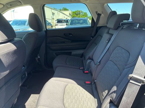 Used 2025 Nissan Pathfinder SV AWD/4WD image 22