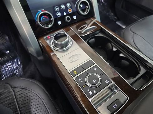 Used 2020 Land Rover Range Rover HSE image 25