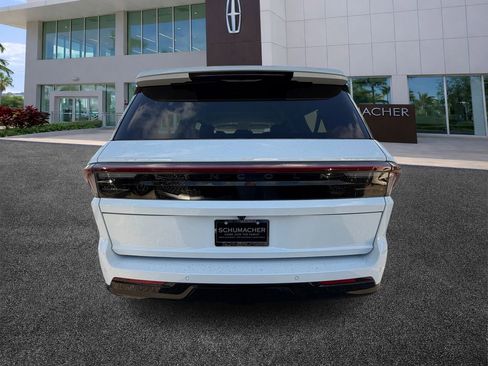 New 2026 Lincoln Navigator L Premier AWD/4WD image 6