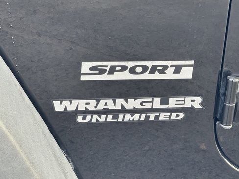 Used 2016 Jeep Wrangler Unlimited Sport w/ Connectivity Group image 40