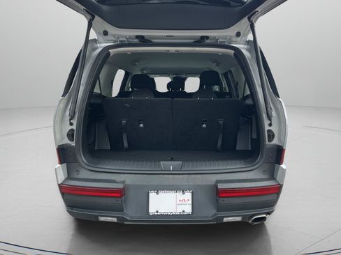 Used 2024 Hyundai Santa Fe SE FWD image 9