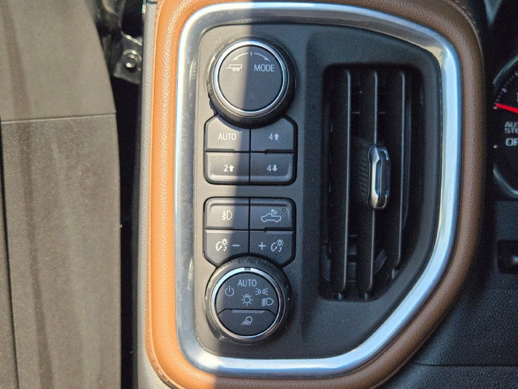Used 2021 Chevrolet Silverado 1500 High Country w/ Technology Package AWD/4WD image 22
