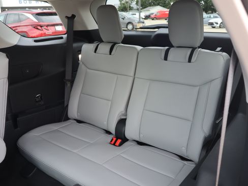 New 2026 Ford Explorer Active w/ Active Comfort Package AWD/4WD image 11