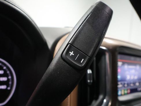 Used 2019 Chevrolet Silverado 1500 High Country image 41