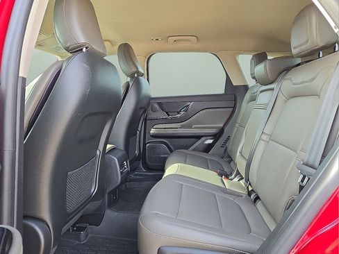 Used 2023 Lincoln Corsair AWD image 15