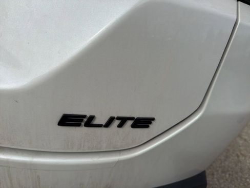 Used 2024 Honda Pilot Elite image 9