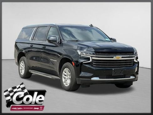 Used 2023 Chevrolet Suburban LT AWD/4WD image 1