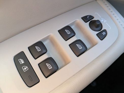 New 2026 Volvo XC60 B5 Ultra w/ Protection Package Premier image 24