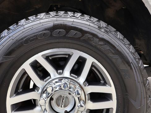 Used 2017 Ford F250 Lariat w/ Lariat Value Package AWD/4WD image 29
