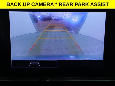 Used 2025 Chevrolet Trax LS w/ LS Convenience Package image 6