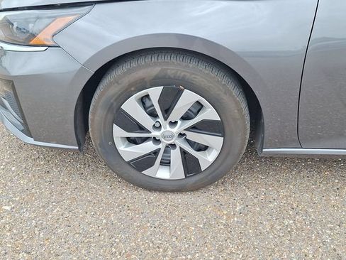Certified 2025 Nissan Altima 2.5 S FWD image 27