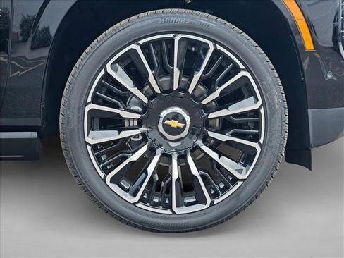 New 2026 Chevrolet Tahoe High Country AWD/4WD image 11