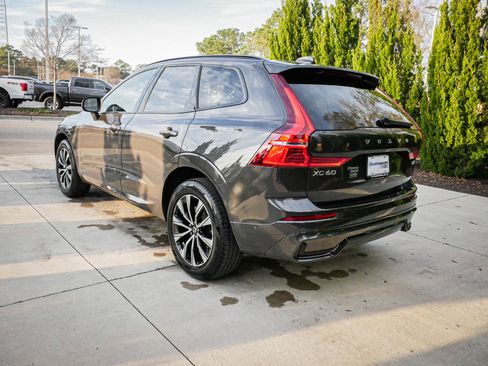 Used 2025 Volvo XC60 B5 Plus w/ Climate Package image 8