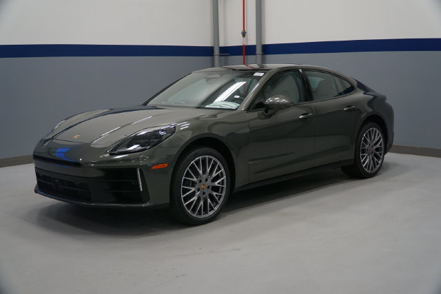 New 2026 Porsche Panamera 4 AWD/4WD image 1
