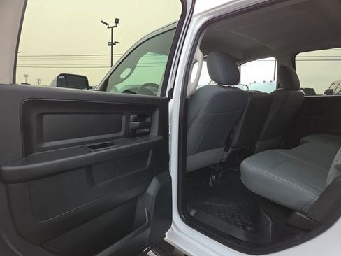 Used 2018 RAM 2500 Tradesman w/ Chrome Appearance Group AWD/4WD image 10