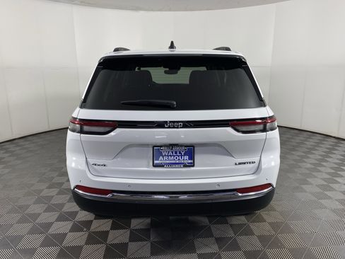 Used 2023 Jeep Grand Cherokee Limited AWD/4WD image 10