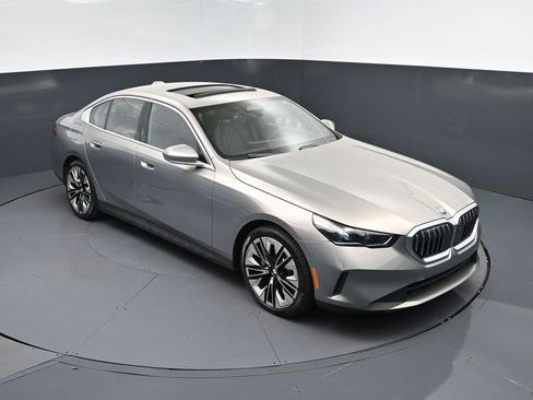 Certified 2026 BMW 530i image 1