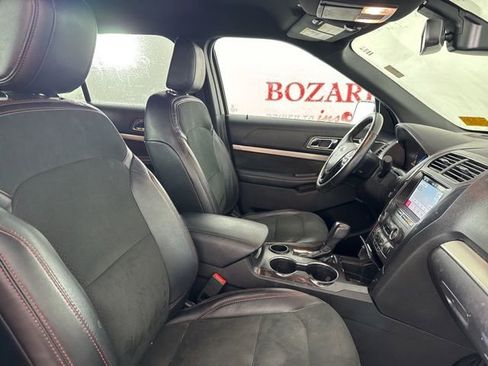 Used 2019 Ford Explorer XLT w/ Equipment Group 202A image 16