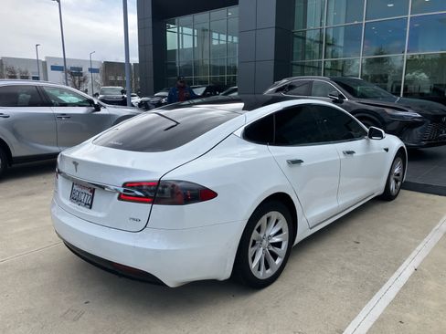 Used 2018 Tesla Model S 75D image 4