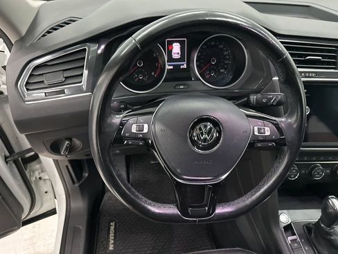Used 2018 Volkswagen Tiguan S image 10