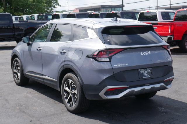 Used 2023 Kia Sportage EX AWD/4WD image 9