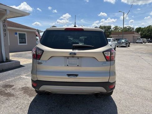 Used 2018 Ford Escape SE FWD image 6