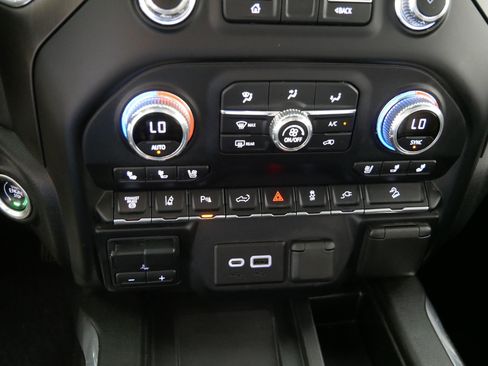 Certified 2022 GMC Sierra 3500 AT4 w/ AT4 Premium Plus Package AWD/4WD image 23