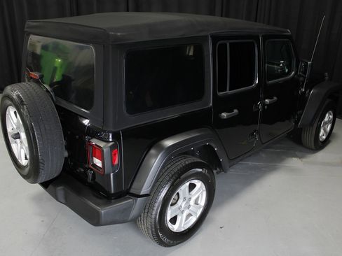 Used 2022 Jeep Wrangler Unlimited Sport image 13