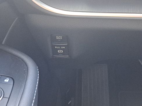 Certified 2025 Nissan Armada SV image 29