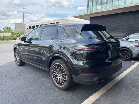 Certified 2023 Porsche Cayenne Platinum Edition AWD/4WD image 3