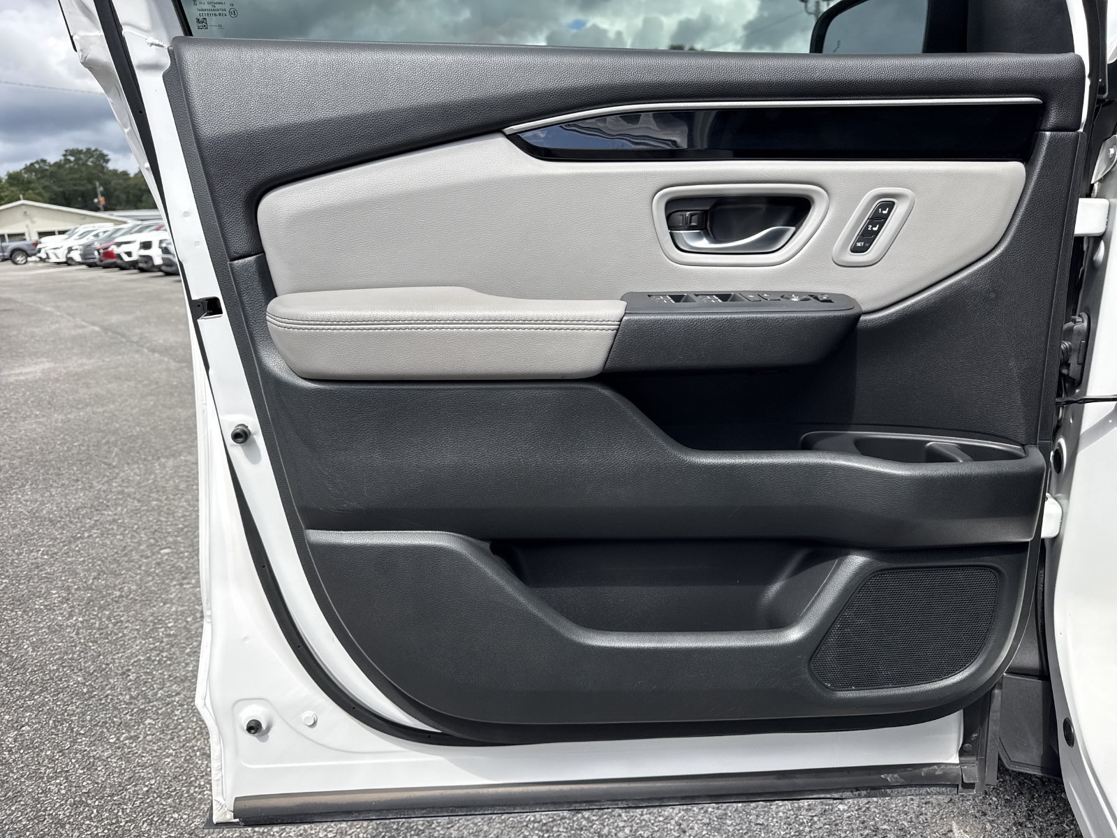 Used 2023 Honda Pilot Touring image 16