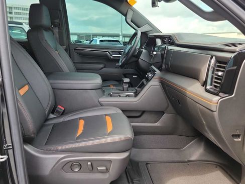 Used 2023 GMC Sierra 1500 AT4 w/ Technology Package AWD/4WD image 19