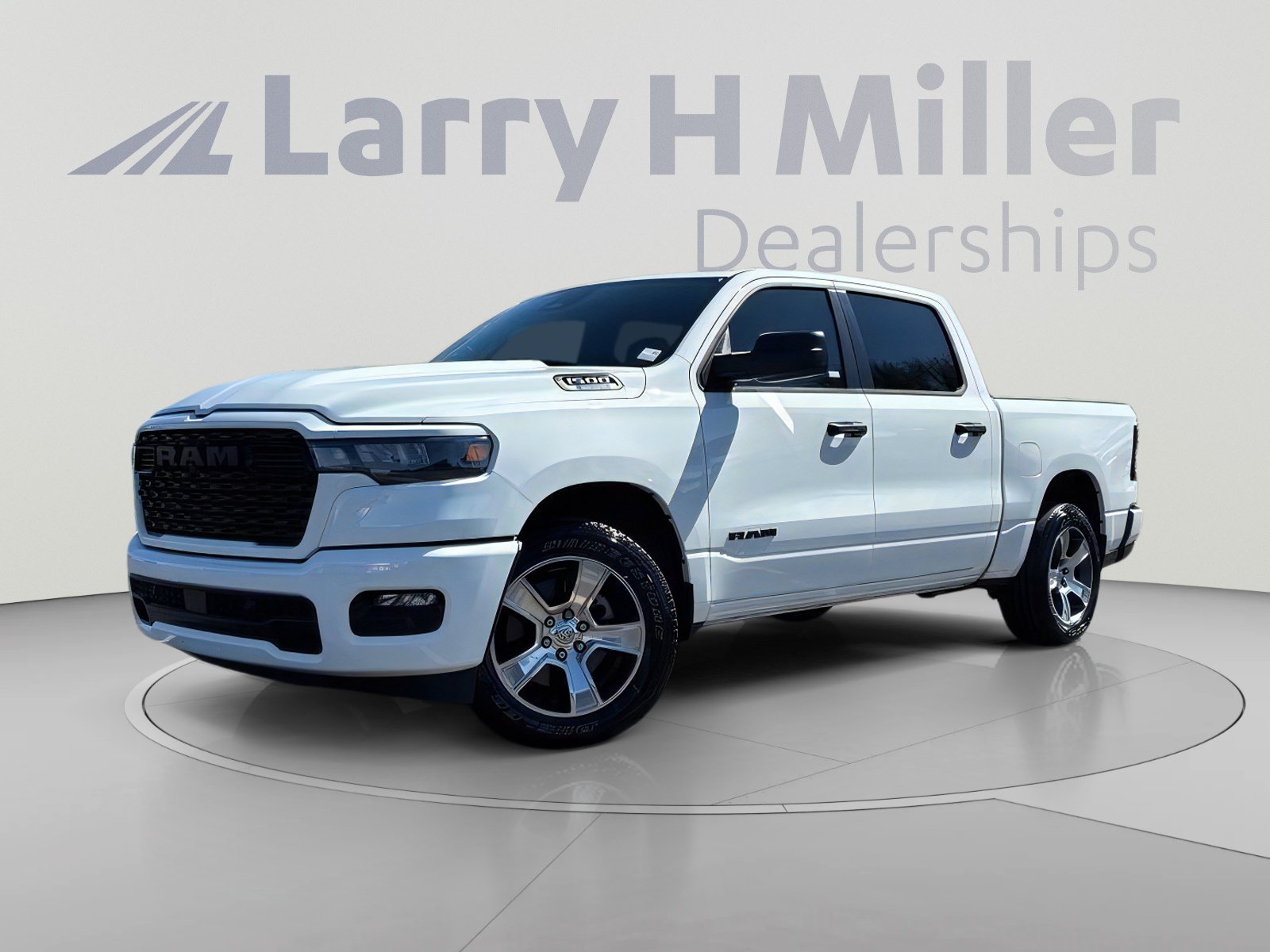 Used 2026 RAM 1500 Express RWD image 2