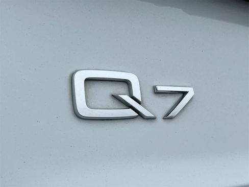Used 2021 Audi Q7 2.0T Premium w/ Convenience Package image 13