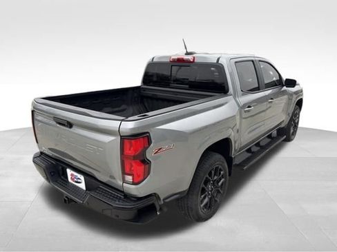 Used 2025 Chevrolet Colorado Z71 w/ Technology Package image 5