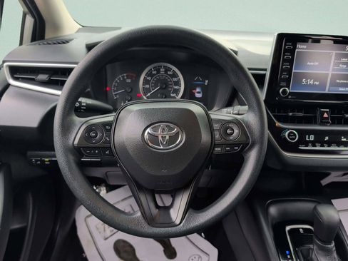 Used 2021 Toyota Corolla LE FWD image 15